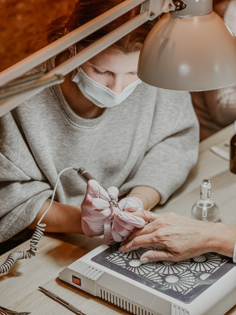 Basisopleiding gelnagels groep €999 (€100 voorschot)